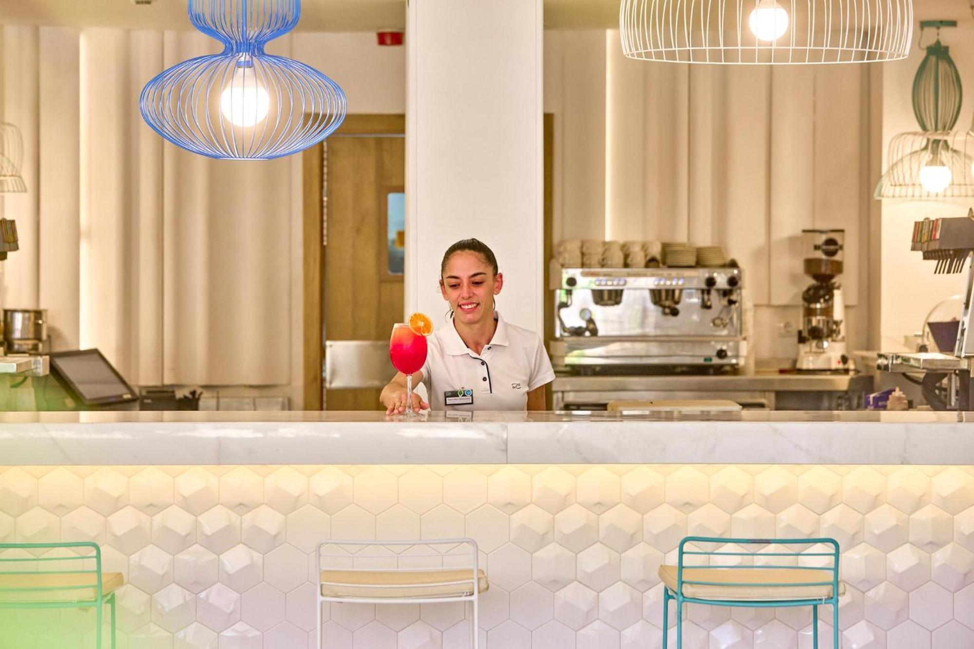Zafiro Apartahotel 4*