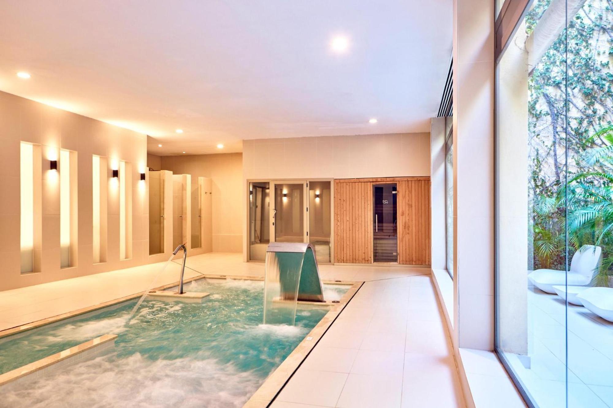 Zafiro Apartahotel 4*