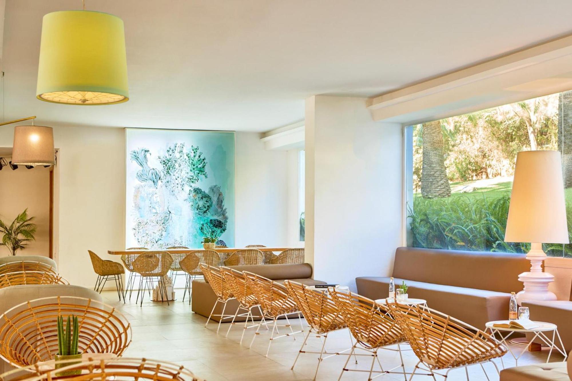 Zafiro Apartahotel