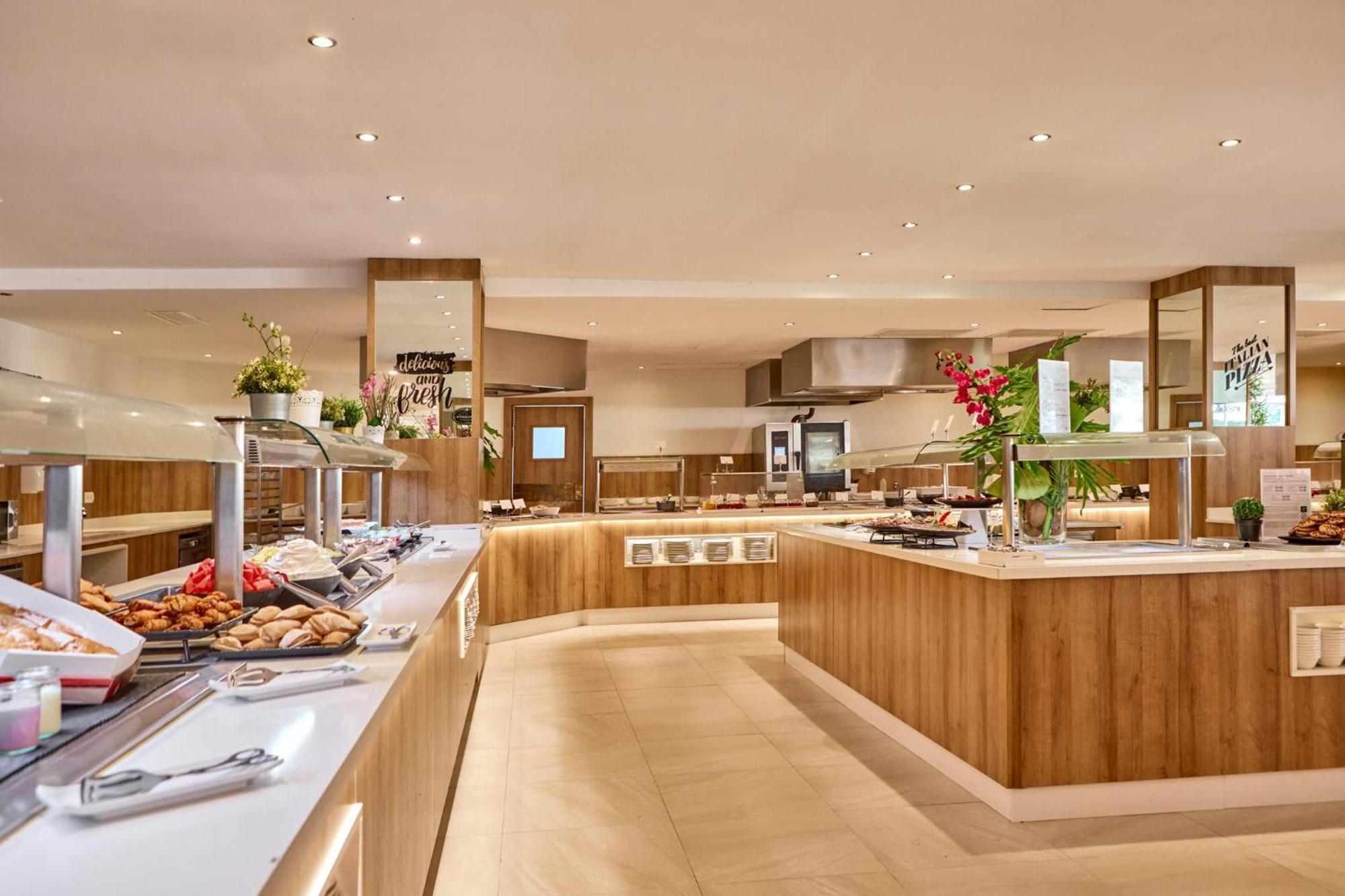 Zafiro Apartahotel 4*