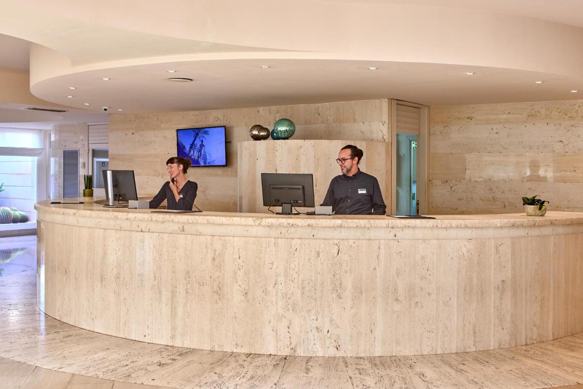 Zafiro Apartahotel 4*