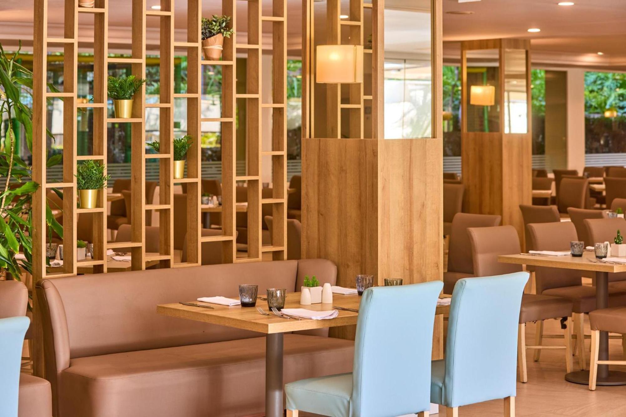 Zafiro Apartahotel