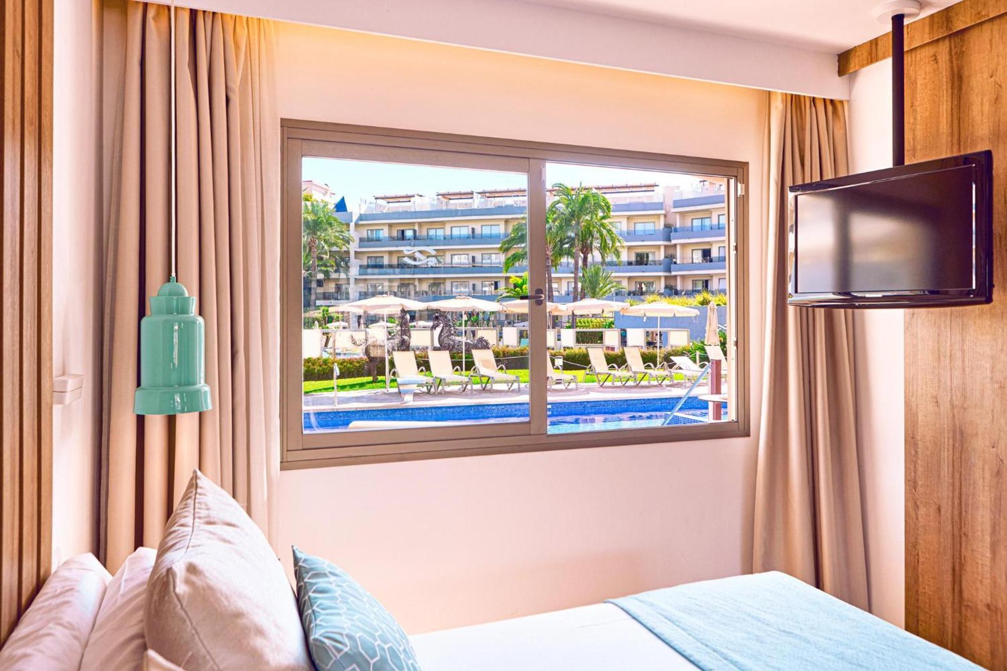 Apartahotel Zafiro 4*