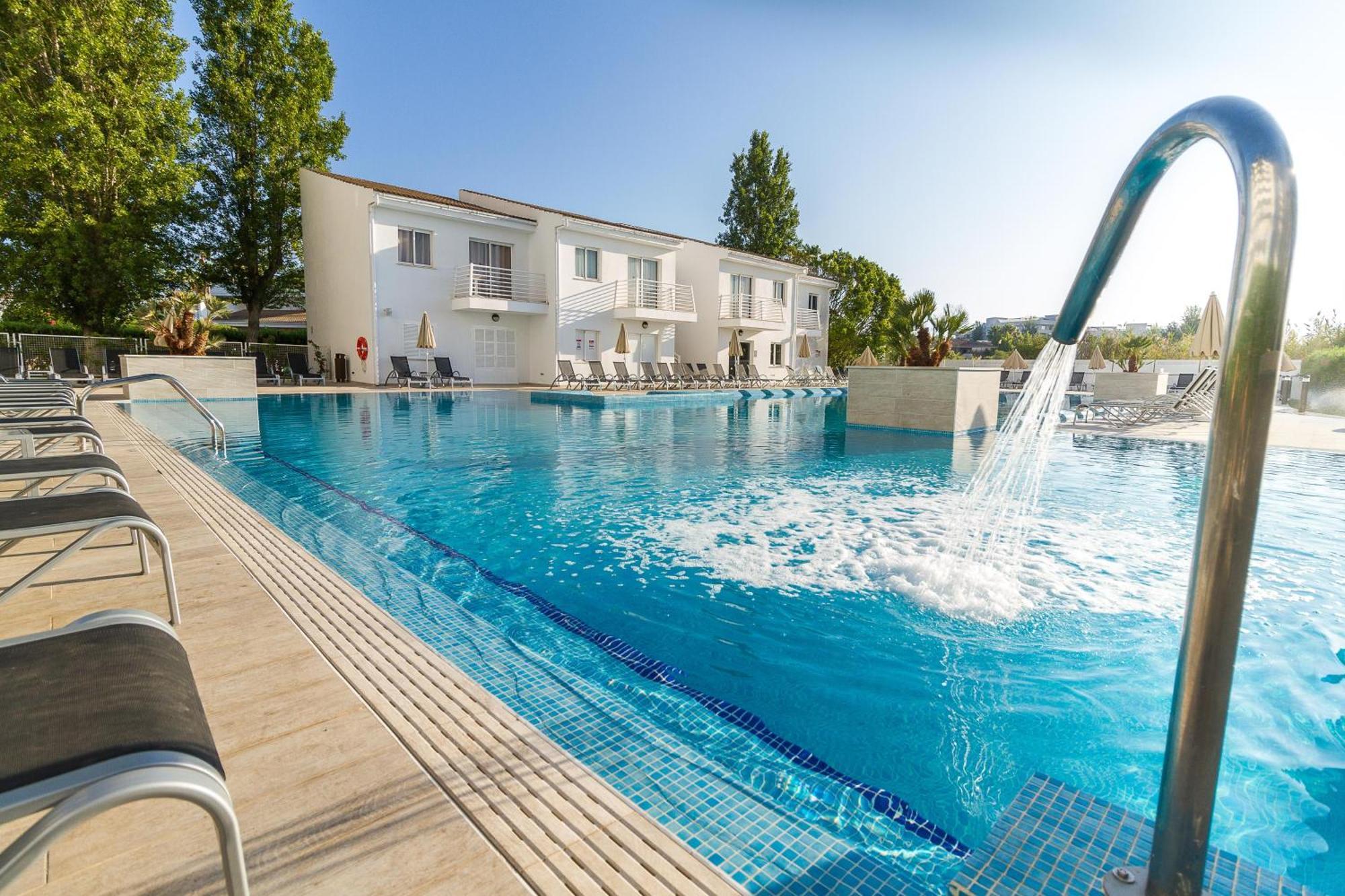 Apartahotel Eix Lagotel 4*