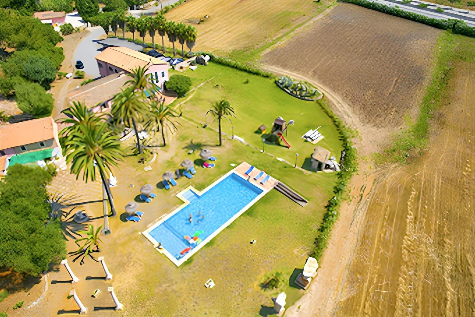 Comfortable In With Shared Pool Apartamento *