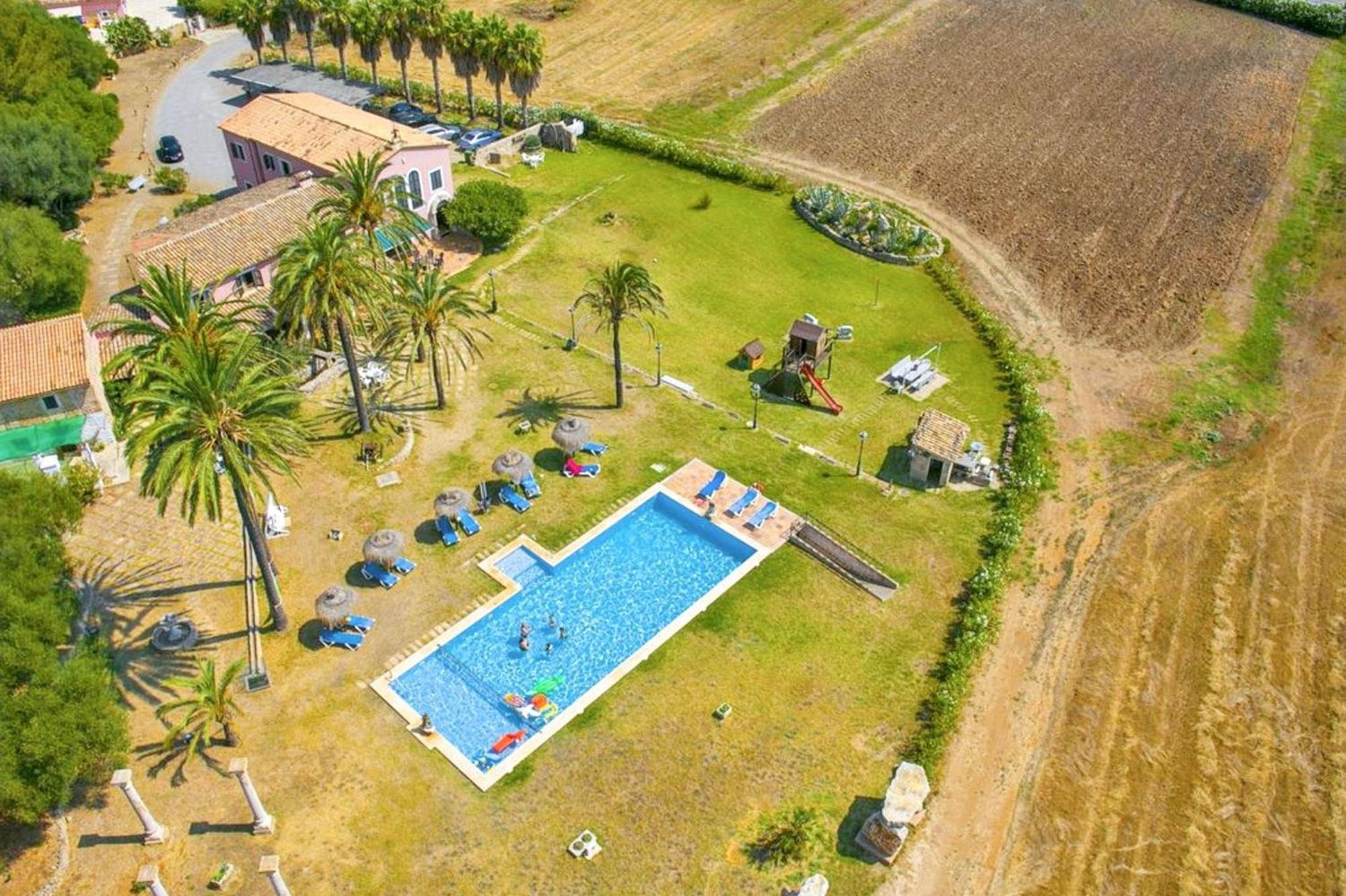 Comfortable In With Shared Pool Apartamento