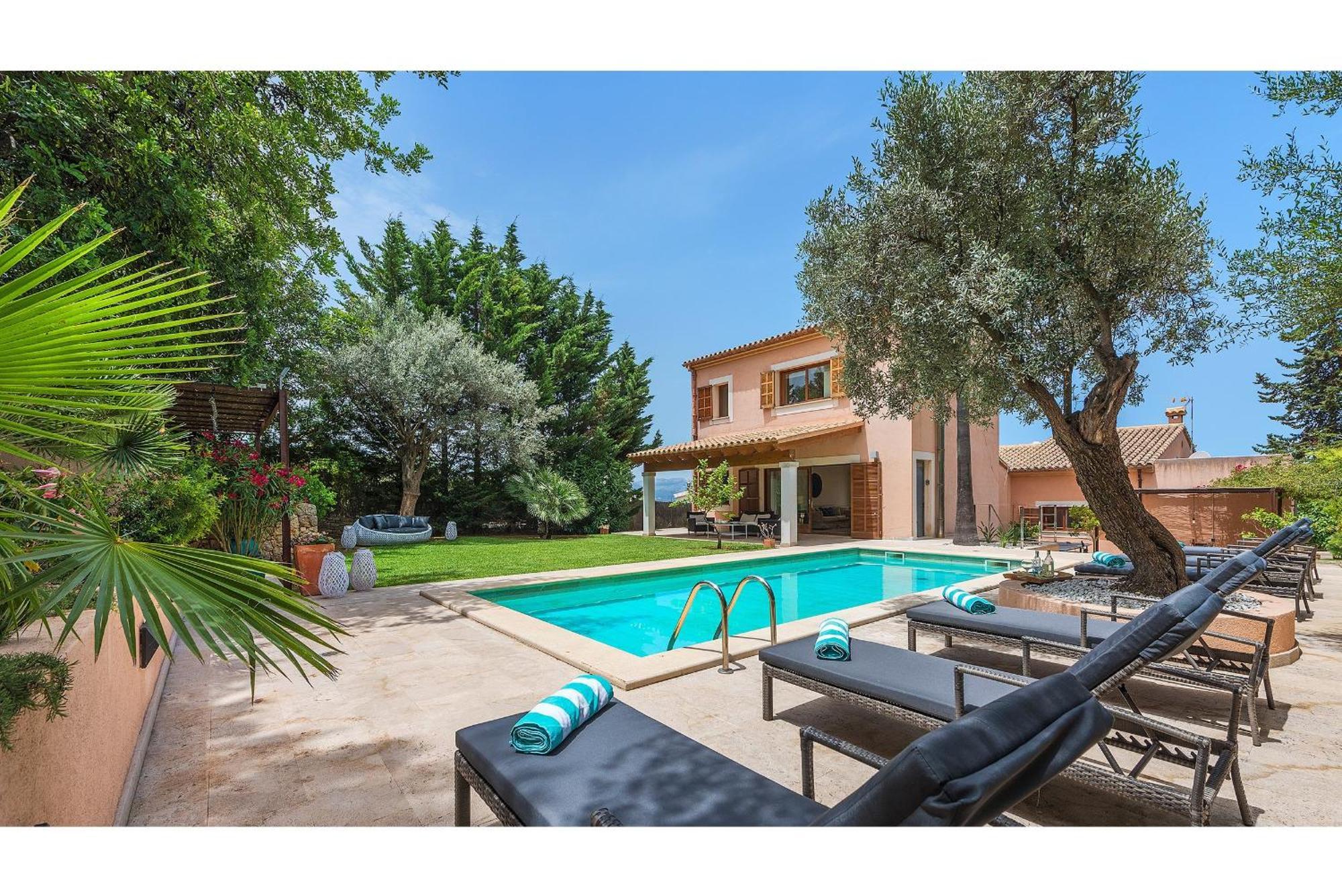 Elvissa Villa *