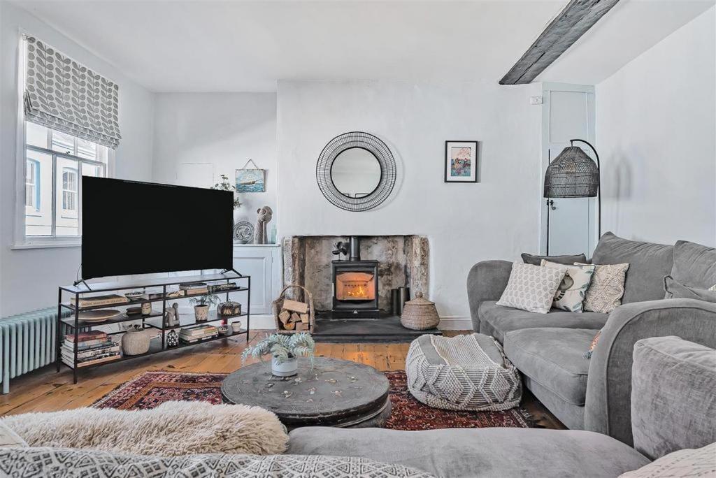 With Amazing Terrace, 10 Guests 5 Bedroom Apartment Port D'Andratx