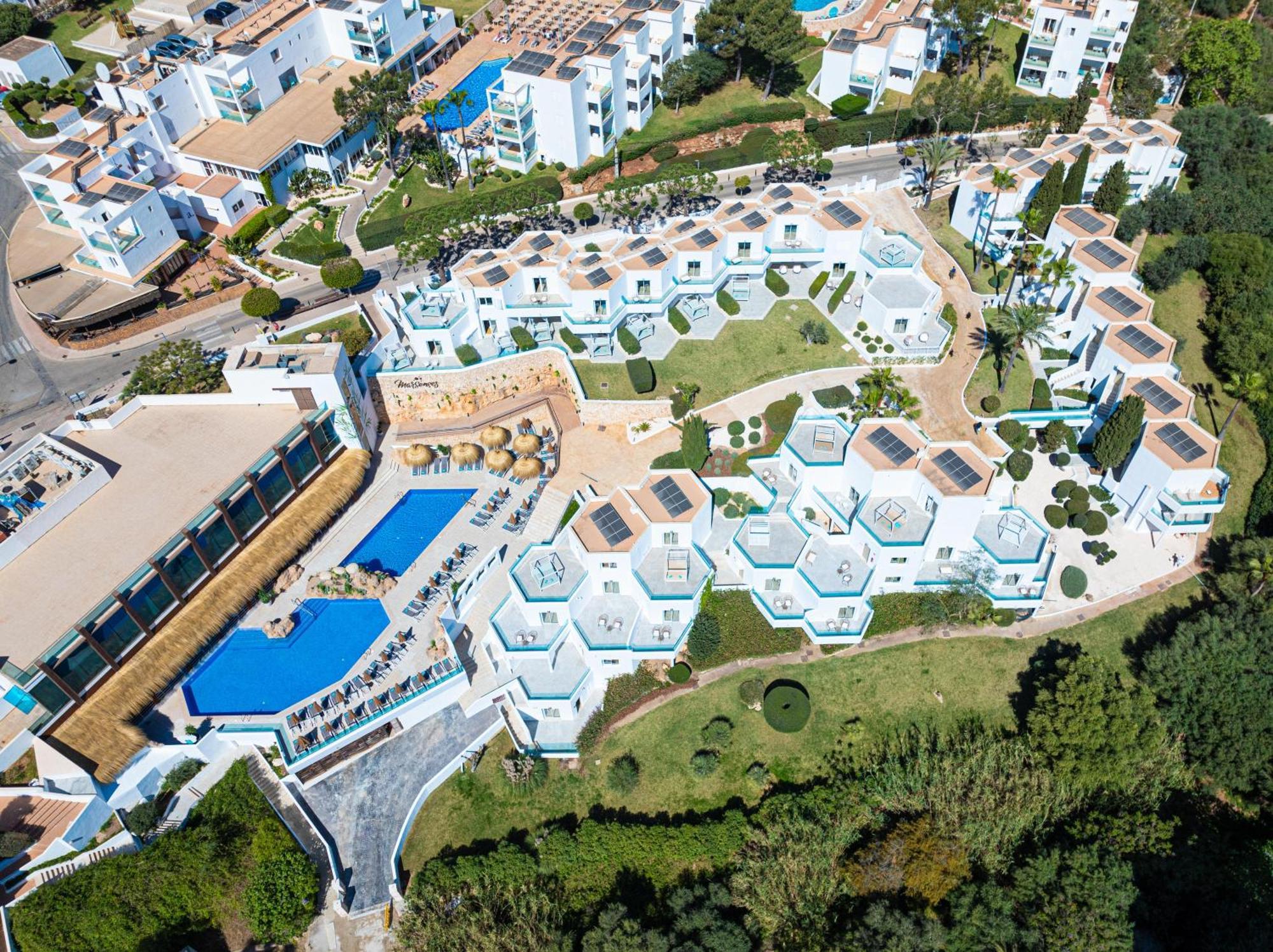 Marsenses Ferrera Blanca - Adults Only 4*
