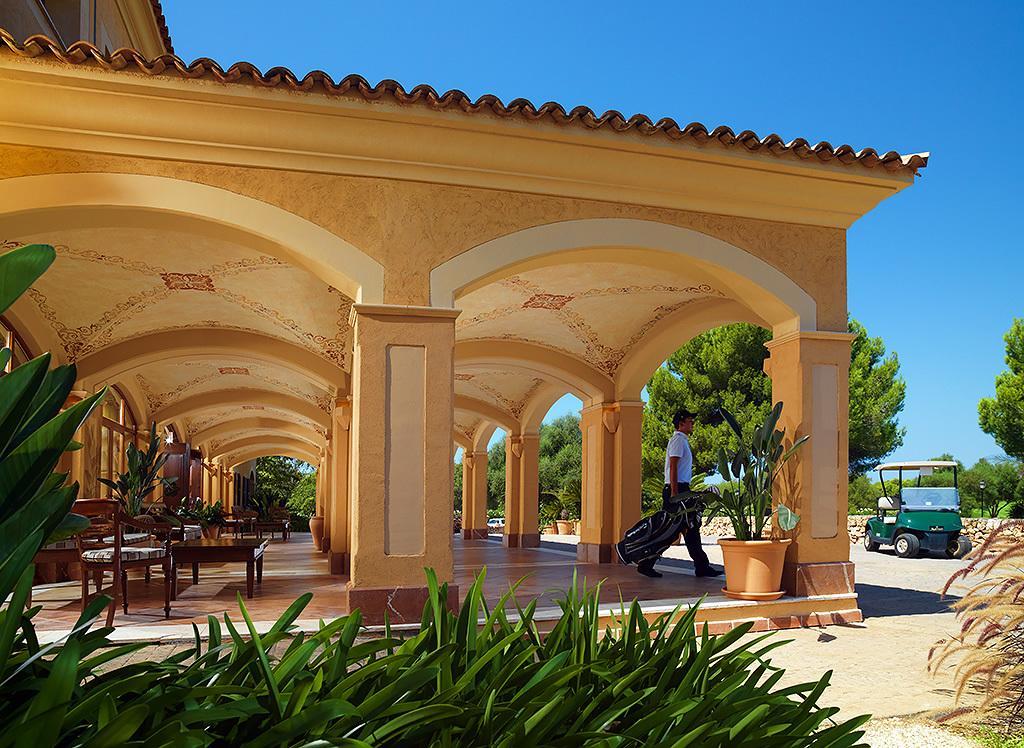 Hacienda Son Antem, Autograph  Collection