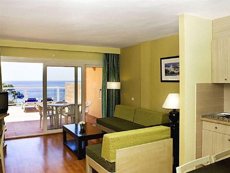Universal Don Camilo 4* Sant Elm