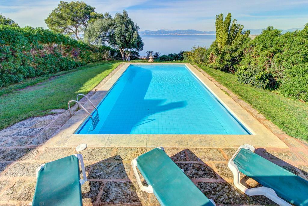 Aquari Villa *