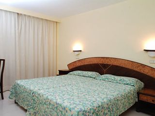 Illot Park & 4*
