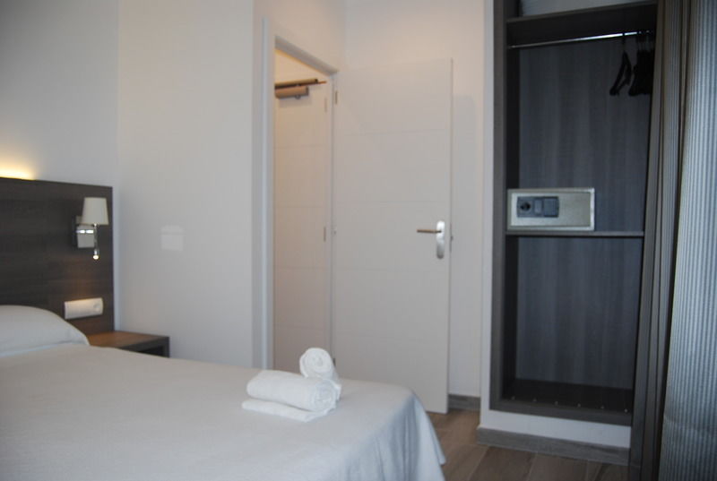 Hotel Playa Ferrera 3*