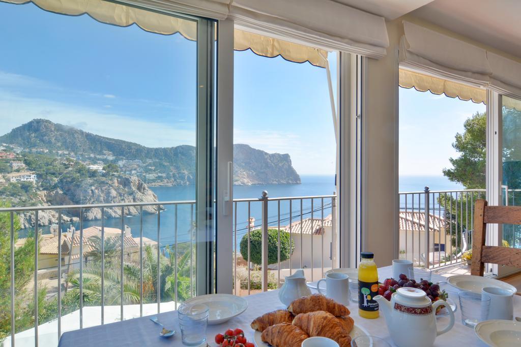 With Enchanting Sea Views And Pool For 7 Guests Puerto de Andratx