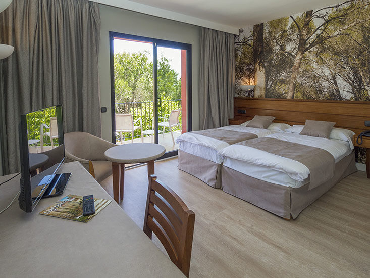 Illot Park & Hotel 4*