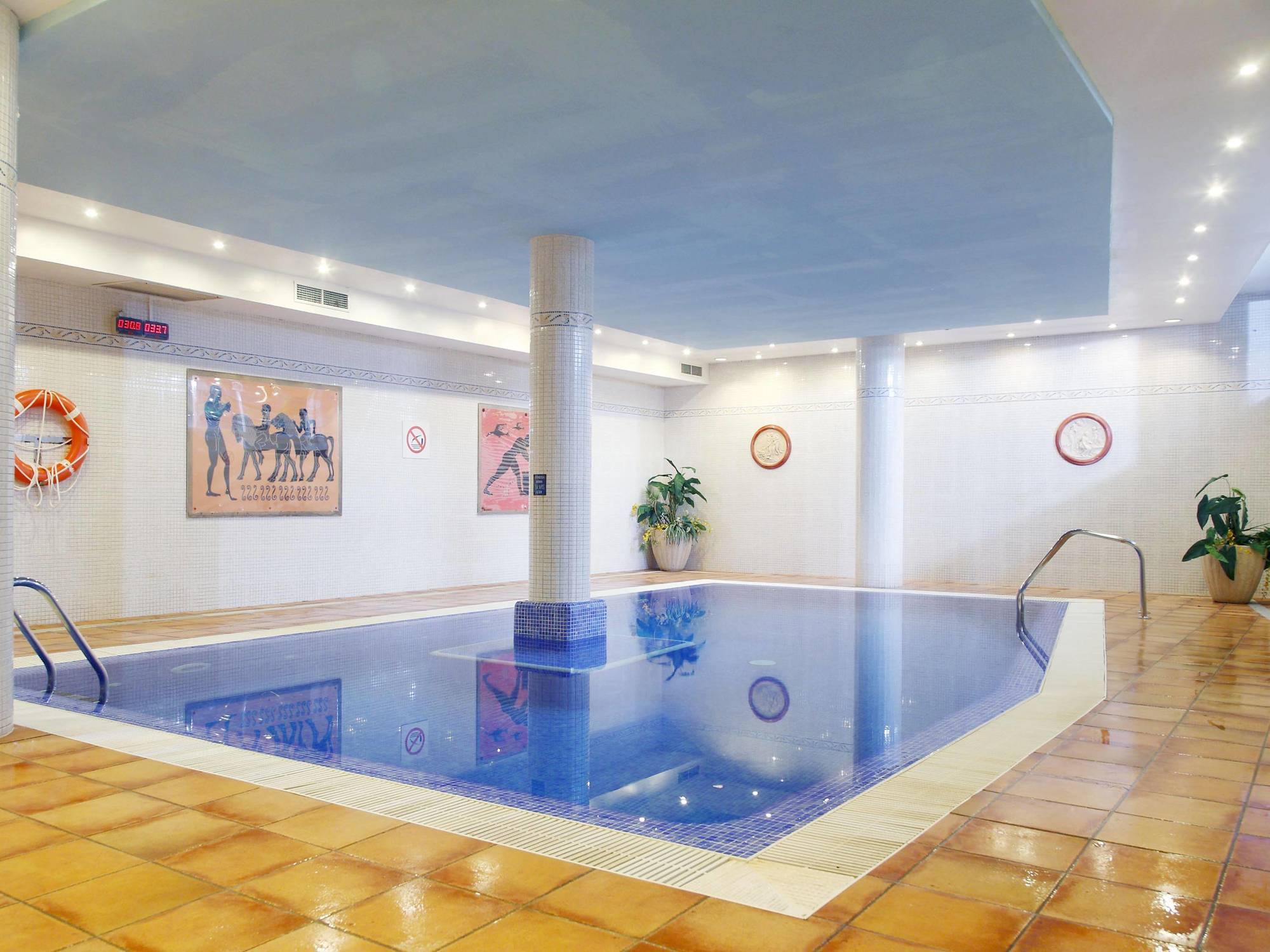 Hotel Melia Antillas Calvia Beach 4*
