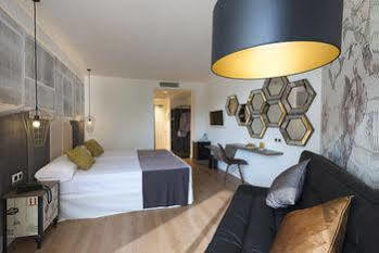 Hotel Fergus Pax