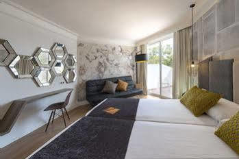 Fergus Pax Hotel
