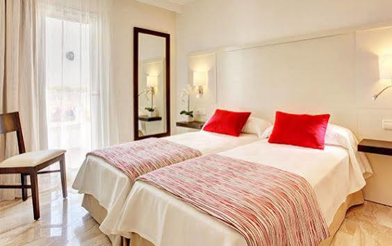 Grupotel Alcudia Apartahotel 4*