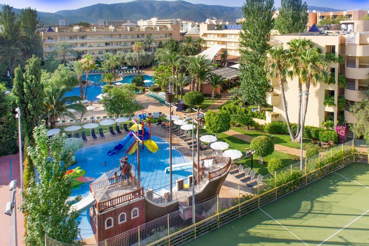 Zafiro Apartahotel 4*