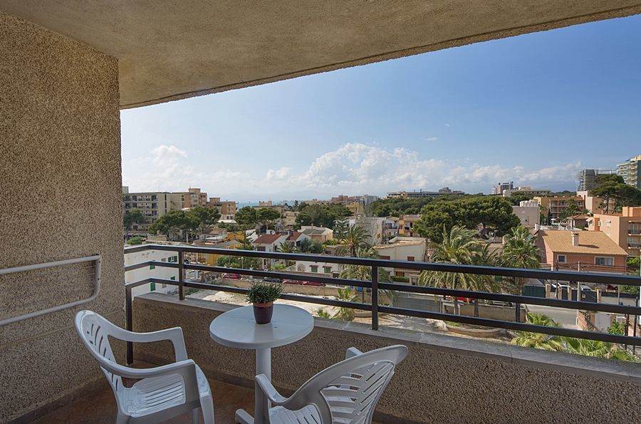 Hm Ayron Park Hotel