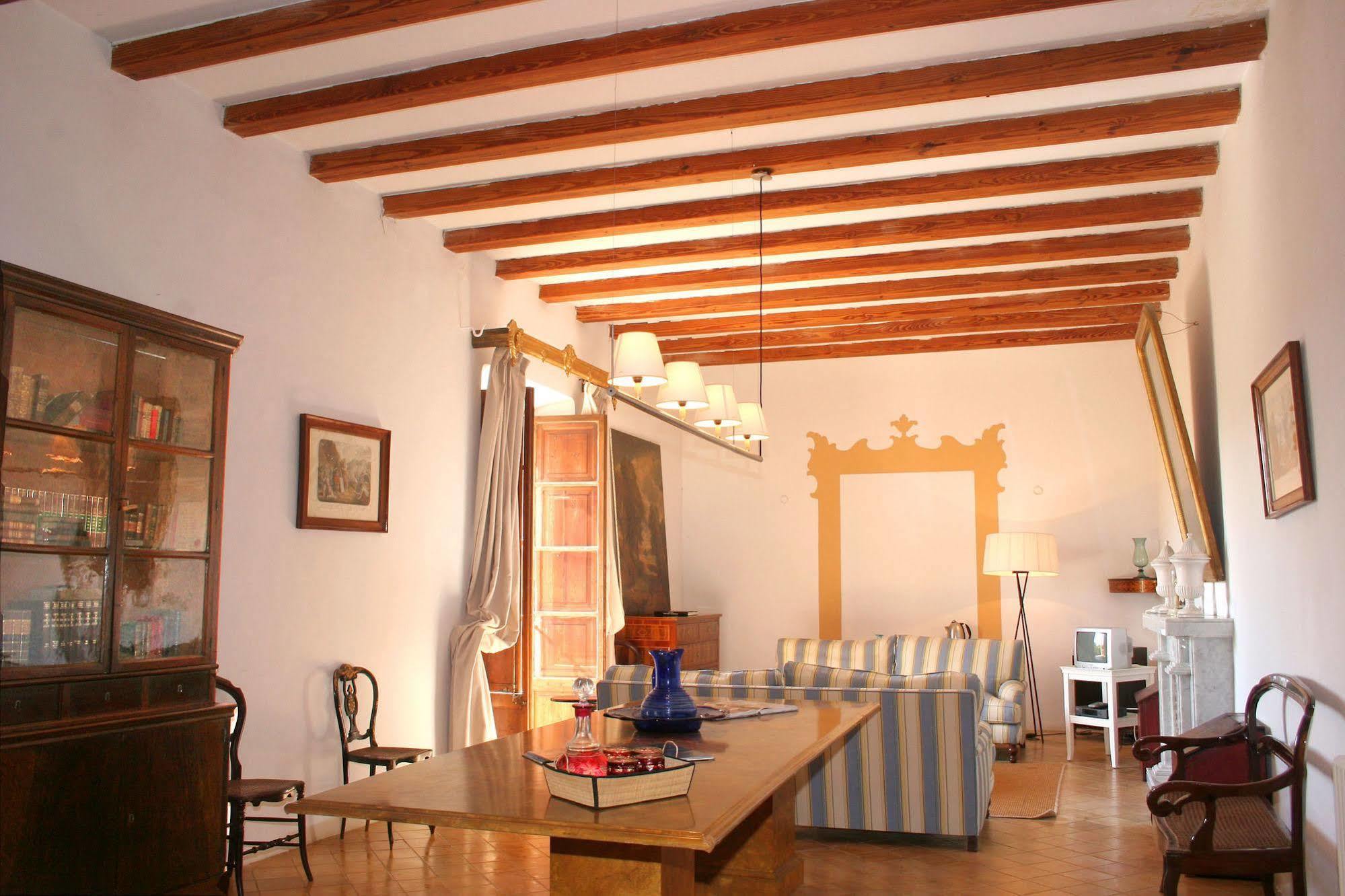 Oliver Moragues Grandhouse & Vineyard Country house