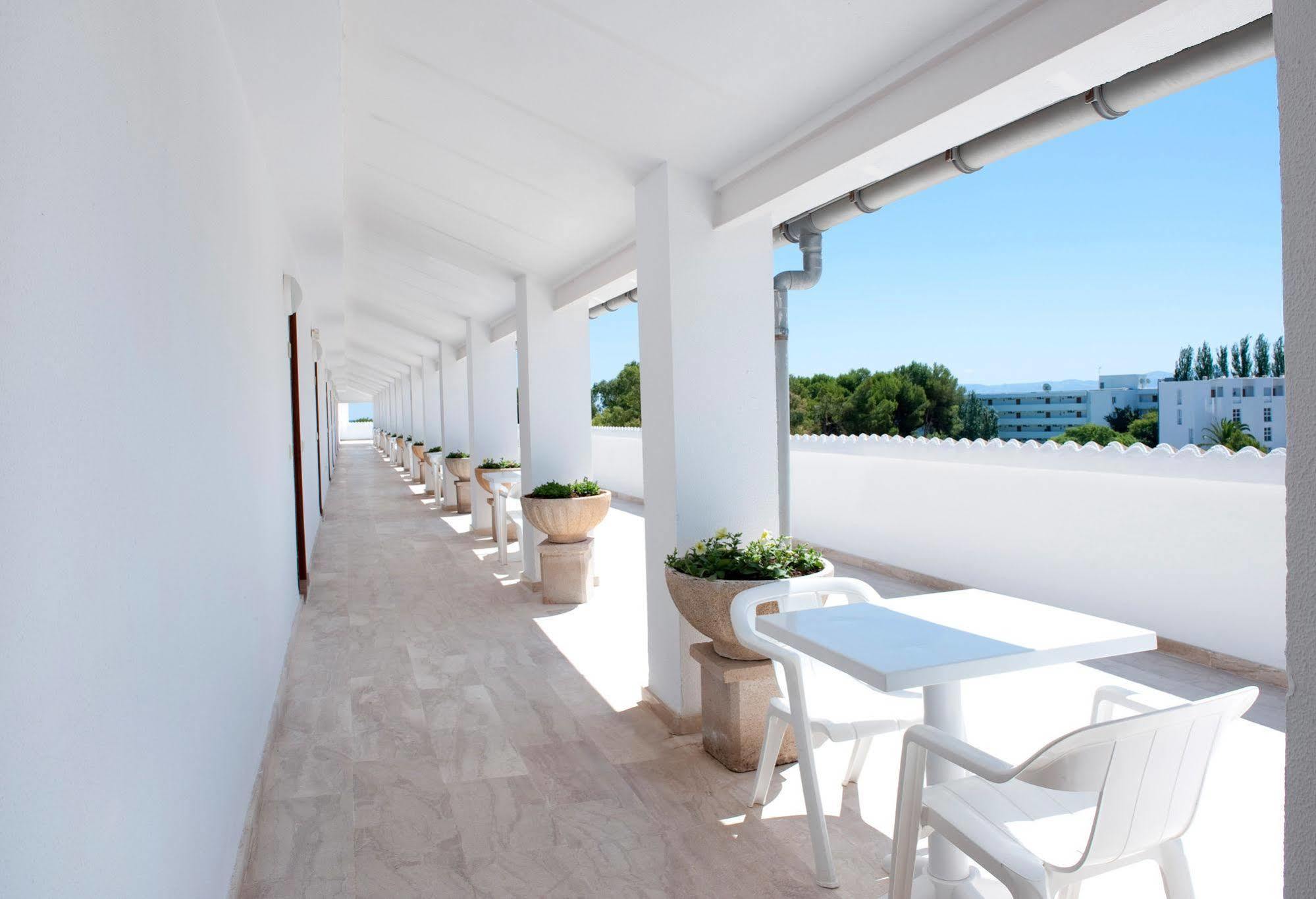 Grupotel Alcudia Apartahotel 4*