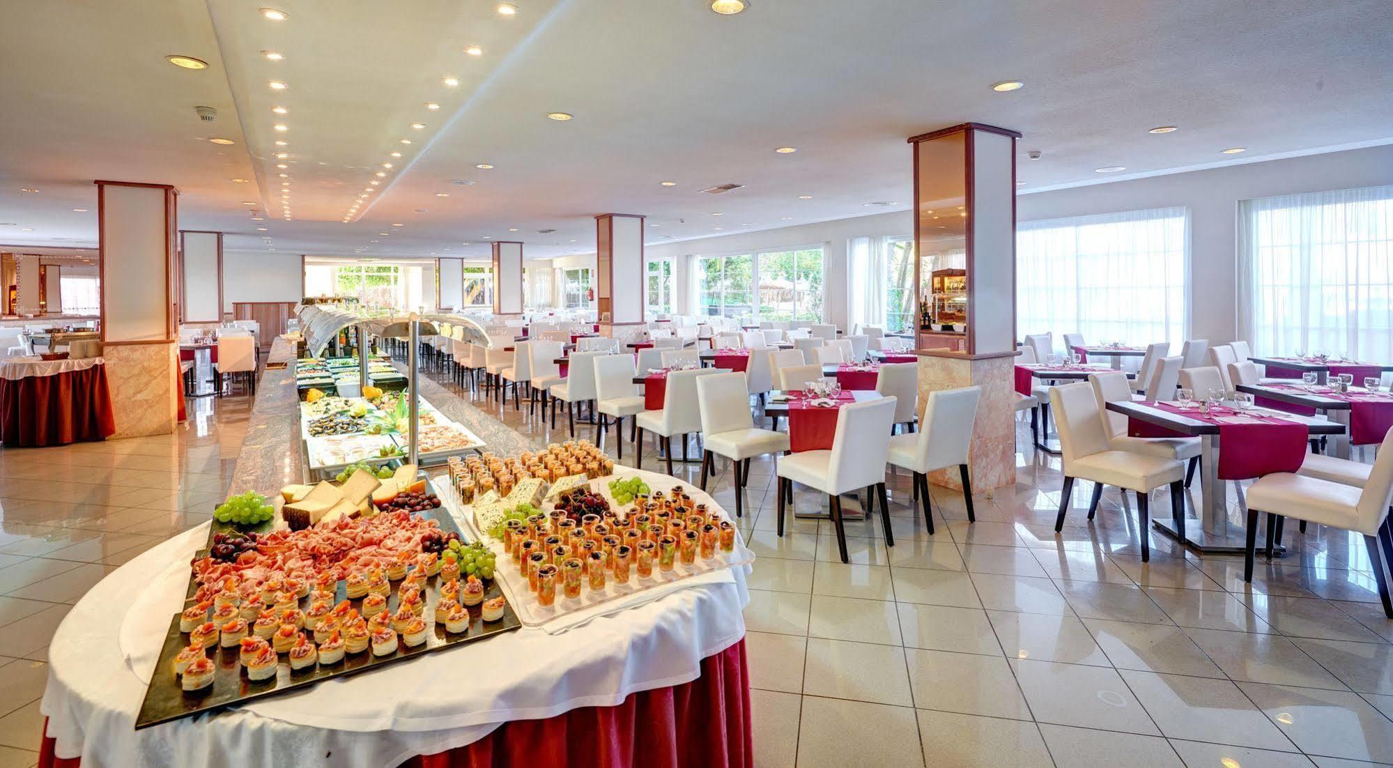 Grupotel Alcudia Apartahotel 4*