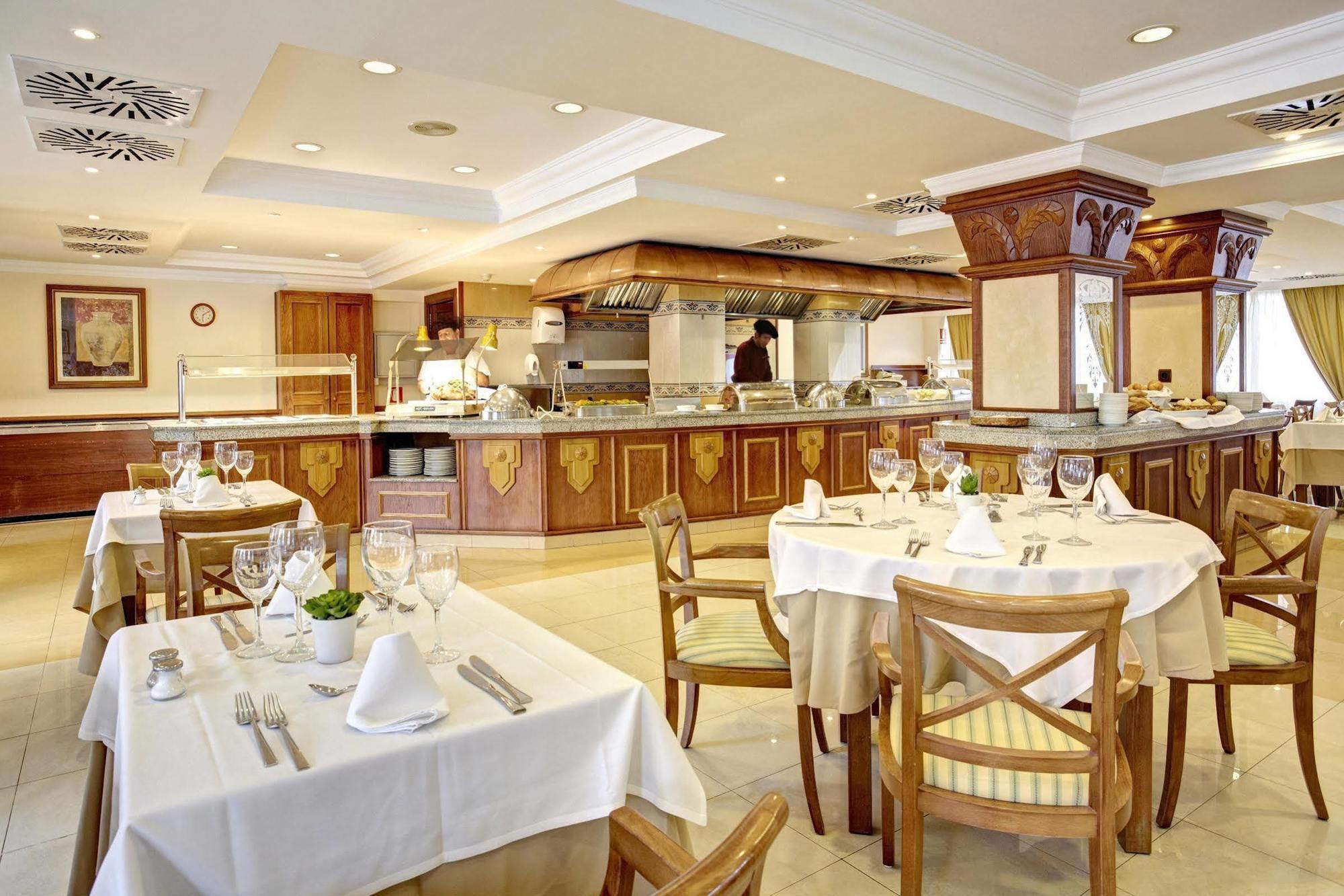 Grupotel Acapulco Playa - Adults Only