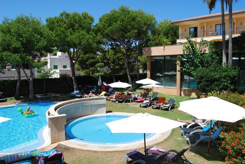 Illot Park & Hotel