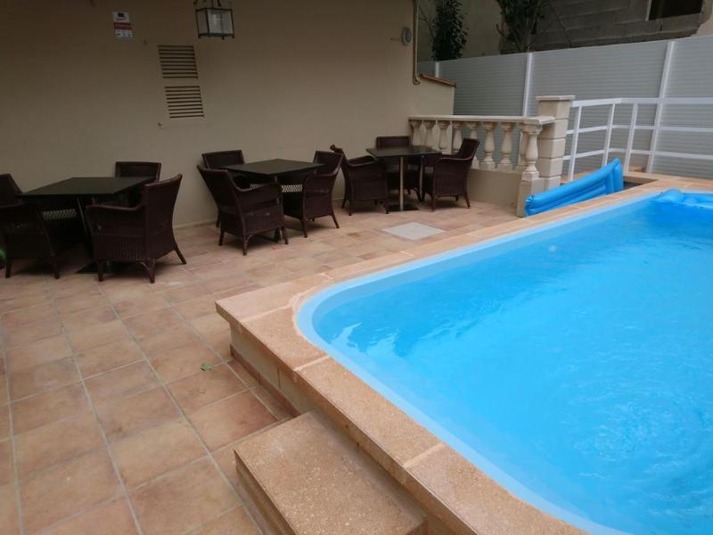 Hostal Elegance Playa Arenal Iii