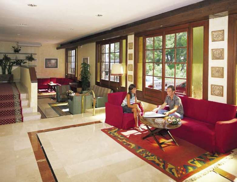 Globales Simar Hotel 3*