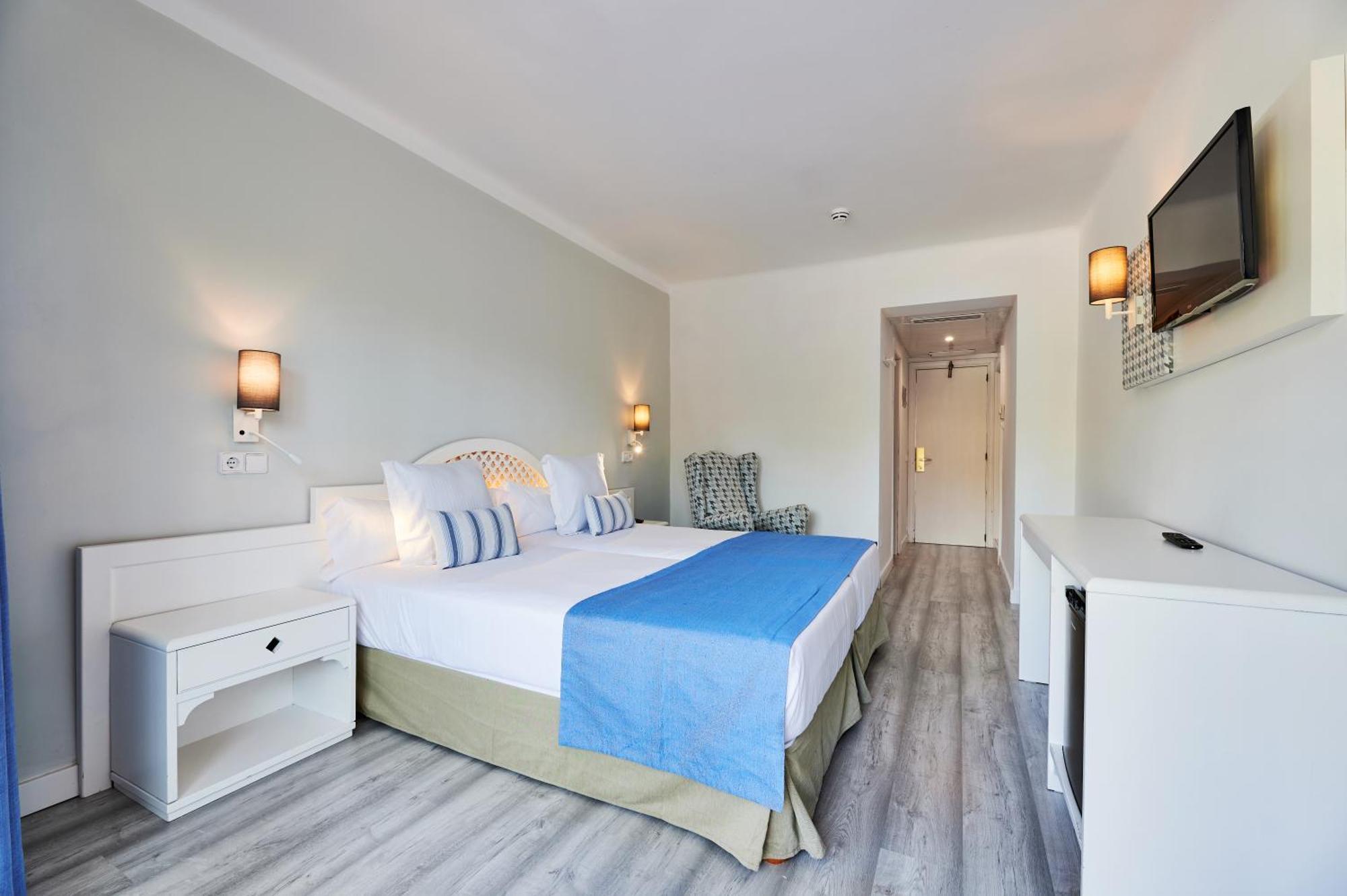 Roc Oberoy - Adults Only Hotel
