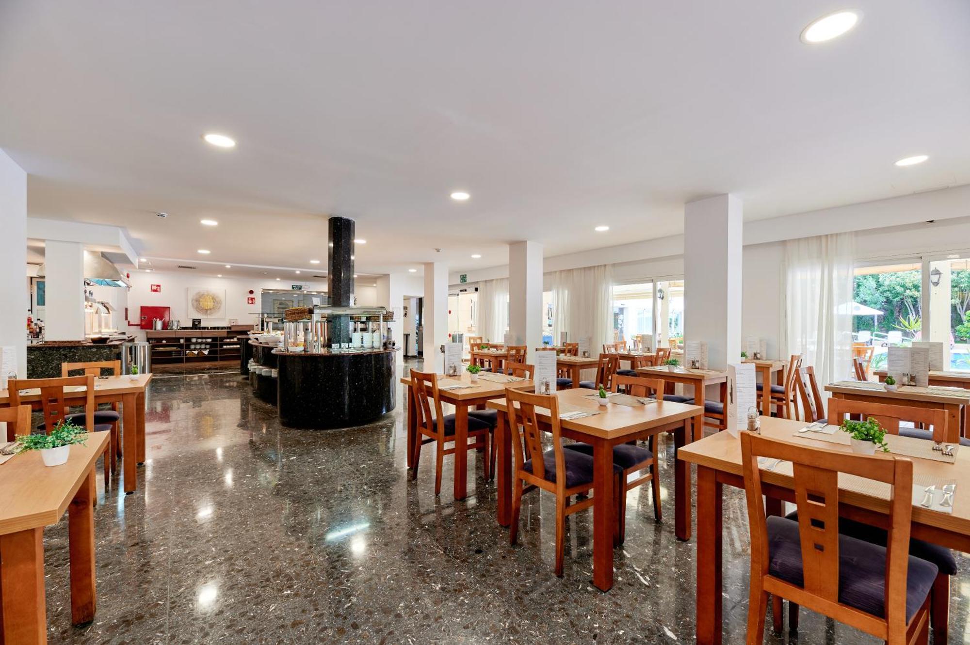 Roc Oberoy - Adults Only Hotel