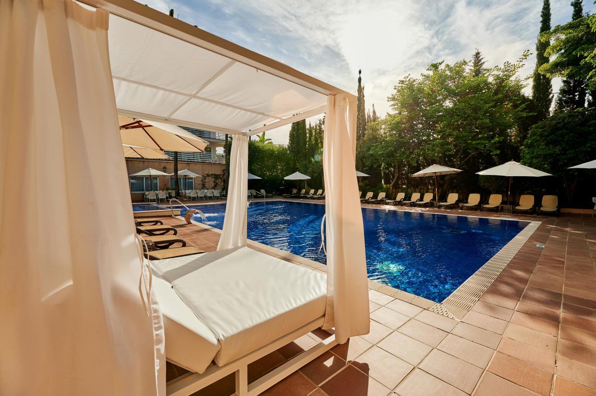 Roc Oberoy - Adults Only 4*