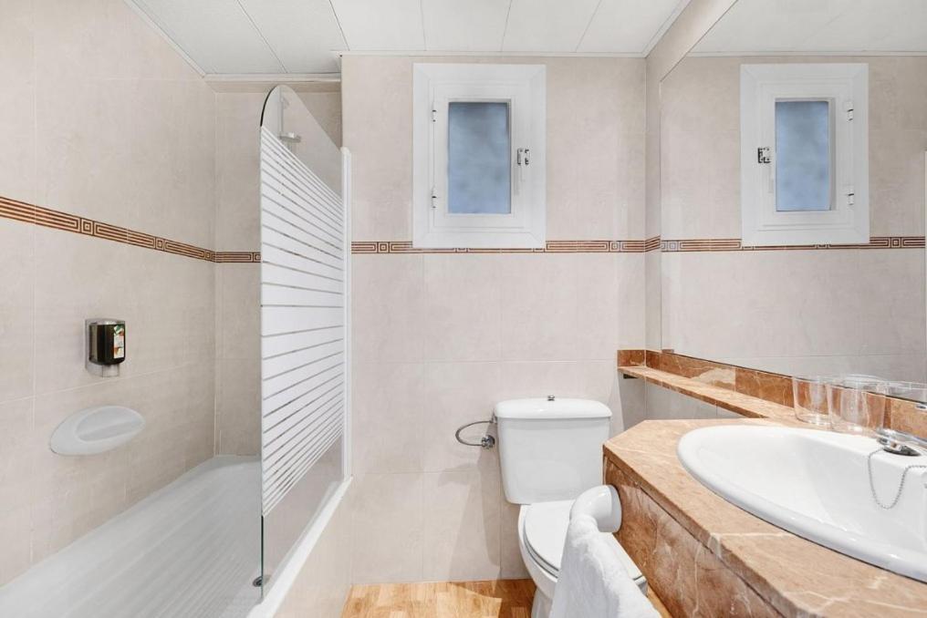 Roc Oberoy - Adults Only Hotel