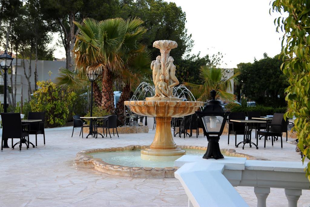 Columbus Family Boutique Guest house Peguera
